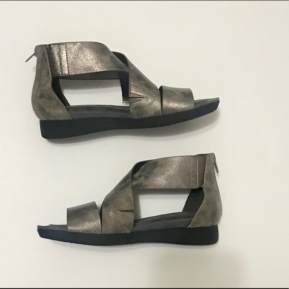 PIERRE DUMAS KORI PEWTER SANDALS - Picture 4 of 7